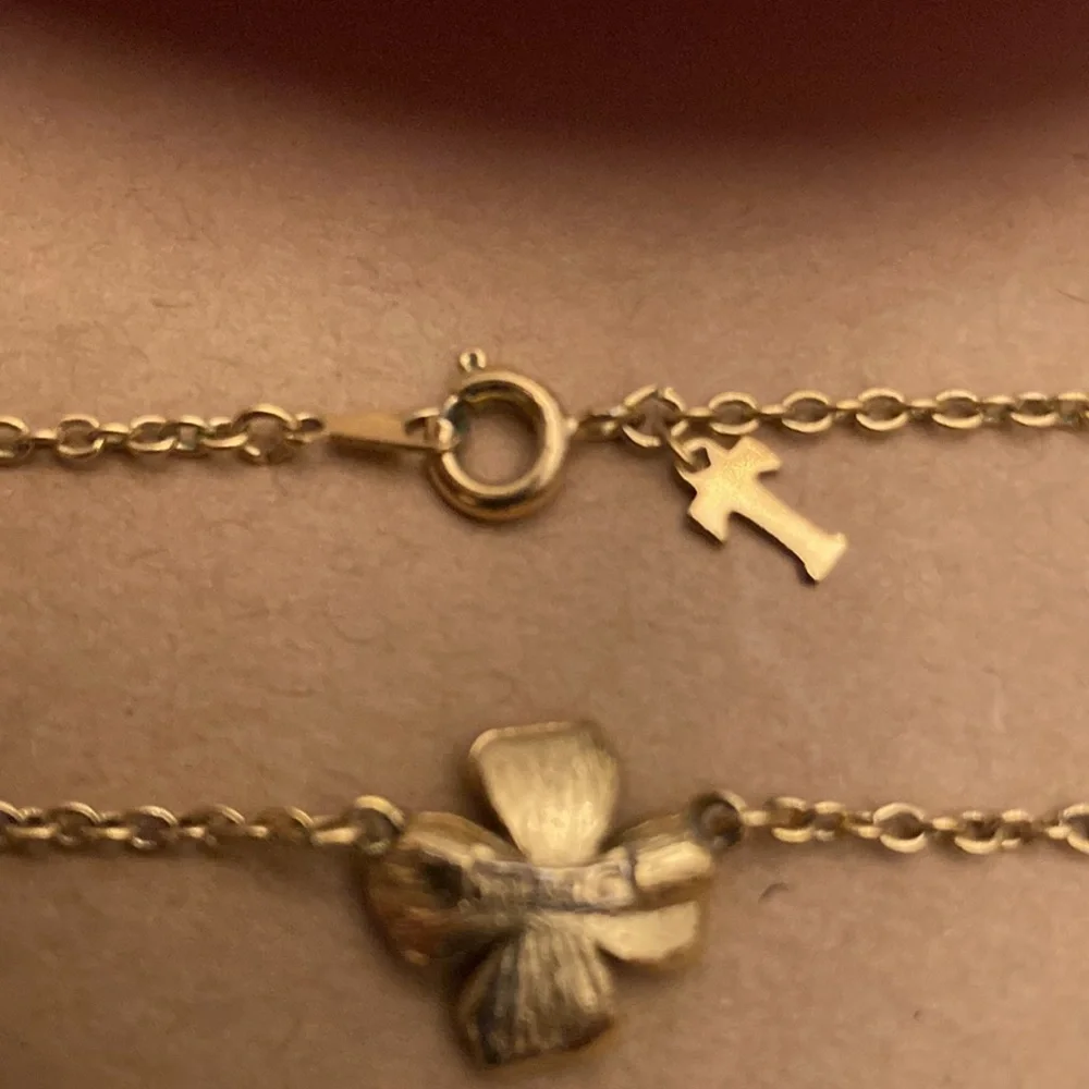 Dainty 15” White Dogwood BLOSSOM Goldtone Signed TRIFARI NECKLACE; Perfect4Teen
